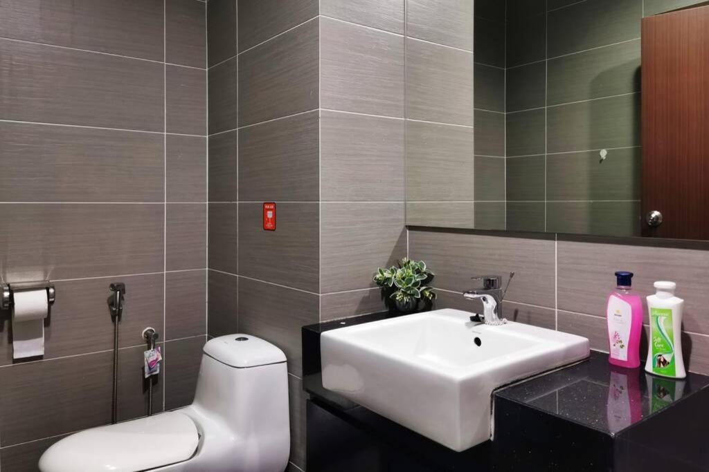Abhome "Love Suite" #Ksl D'Esplanade #Ksl City Mall #Water Theme Park #Jb Джохор Бахру Екстериор снимка