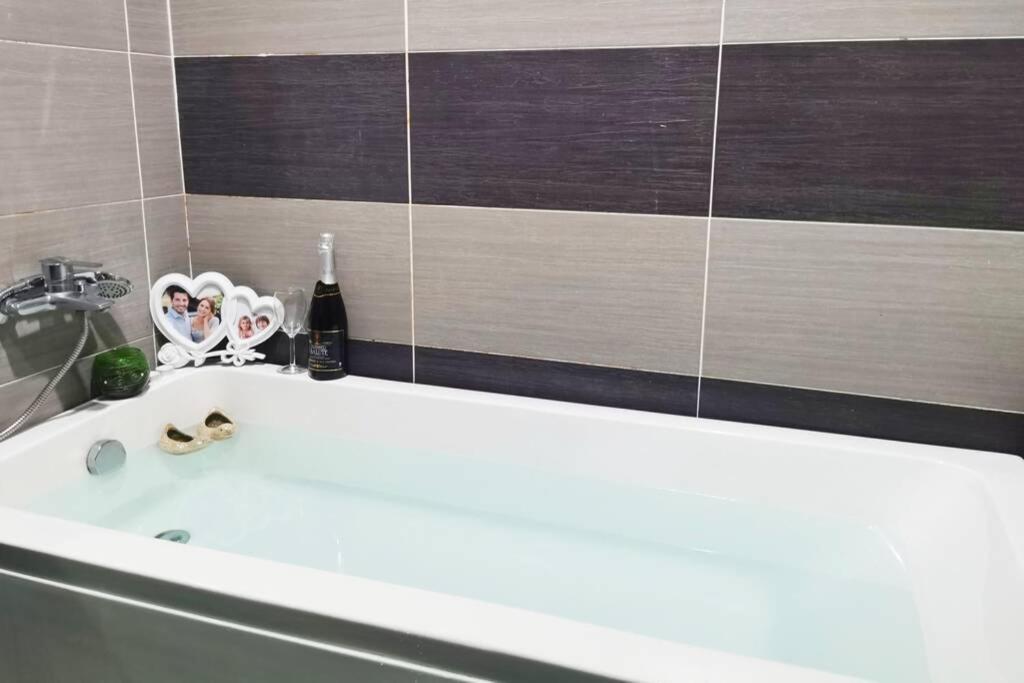Abhome "Love Suite" #Ksl D'Esplanade #Ksl City Mall #Water Theme Park #Jb Джохор Бахру Екстериор снимка